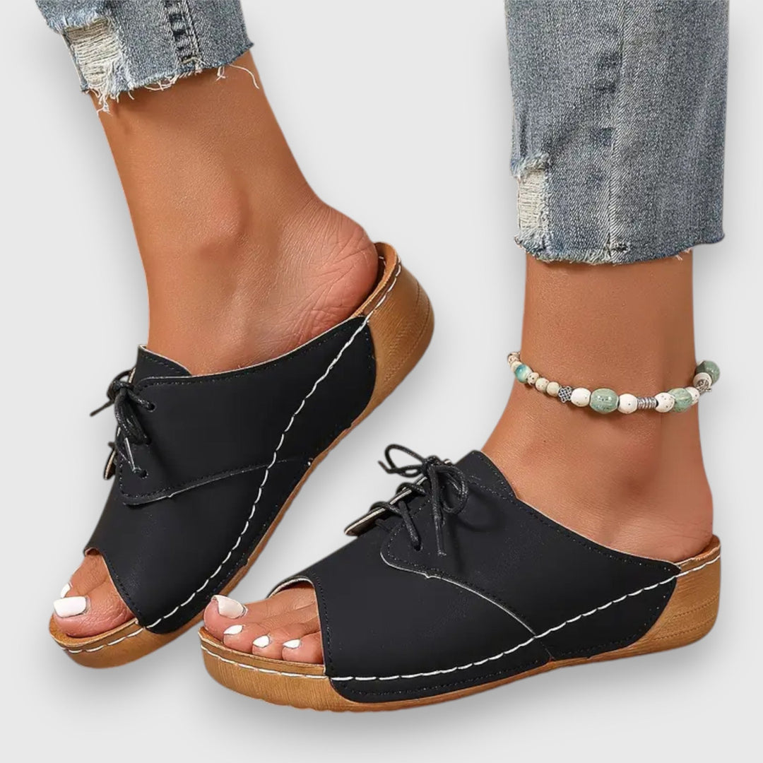 Saskia – Vintage-Style-Sandale