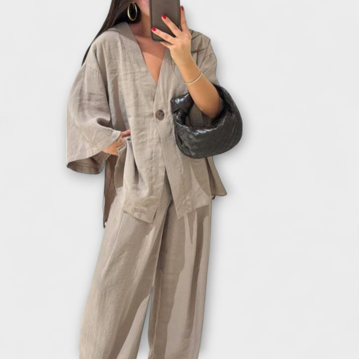 Jacqueline - Lässigs V-Ausschnitt Top und Hose Duo