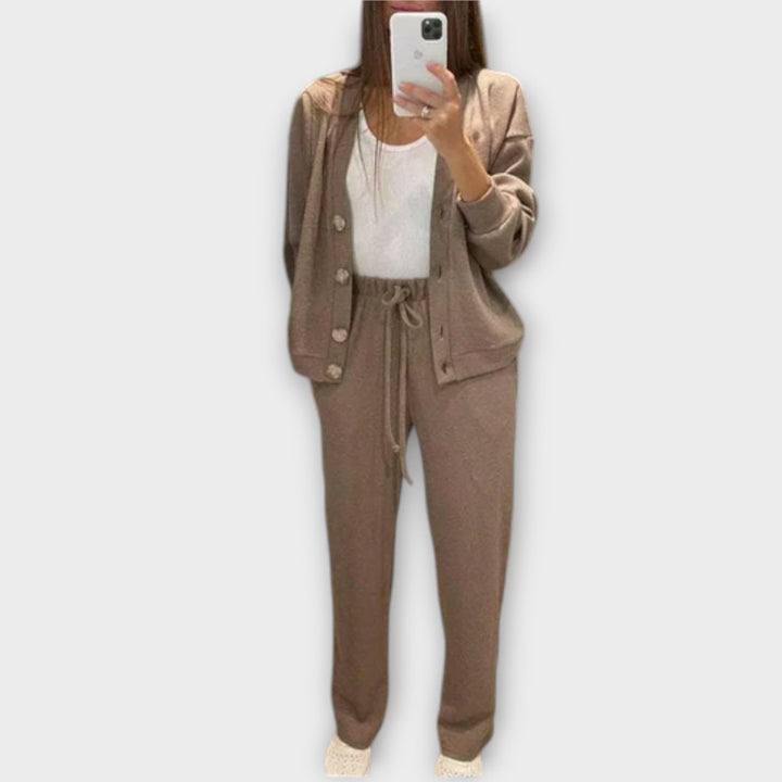 Chantal – Cardigan- & Hose-Set