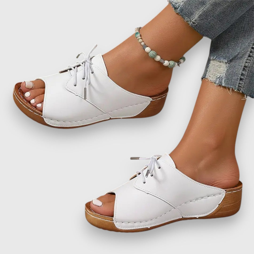 Saskia – Vintage-Style-Sandale