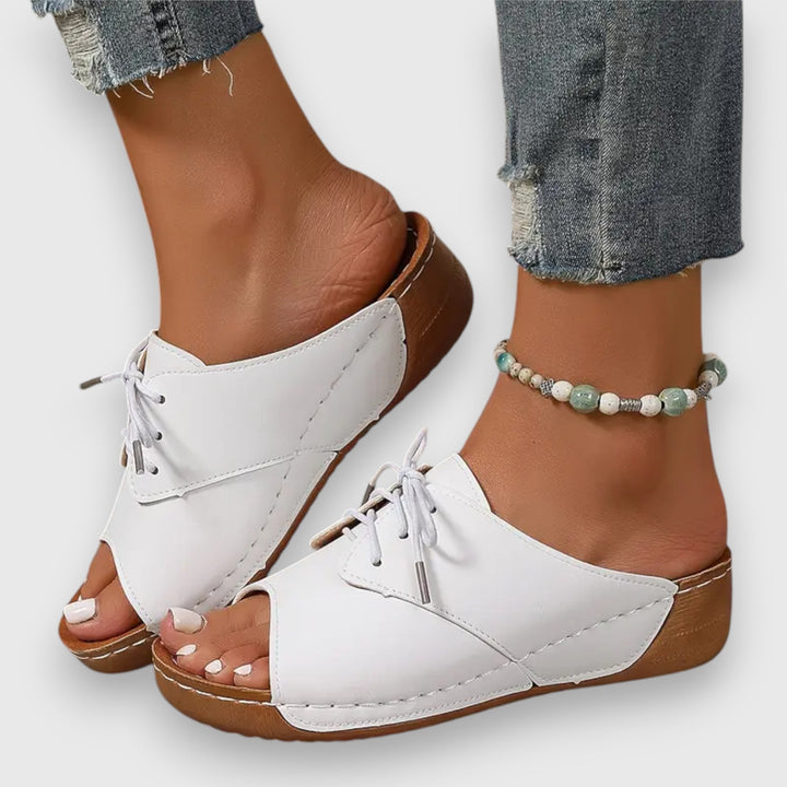Saskia – Vintage-Style-Sandale