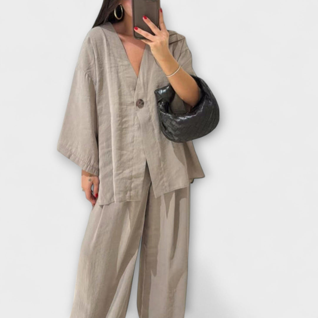 Jacqueline - Lässigs V-Ausschnitt Top und Hose Duo