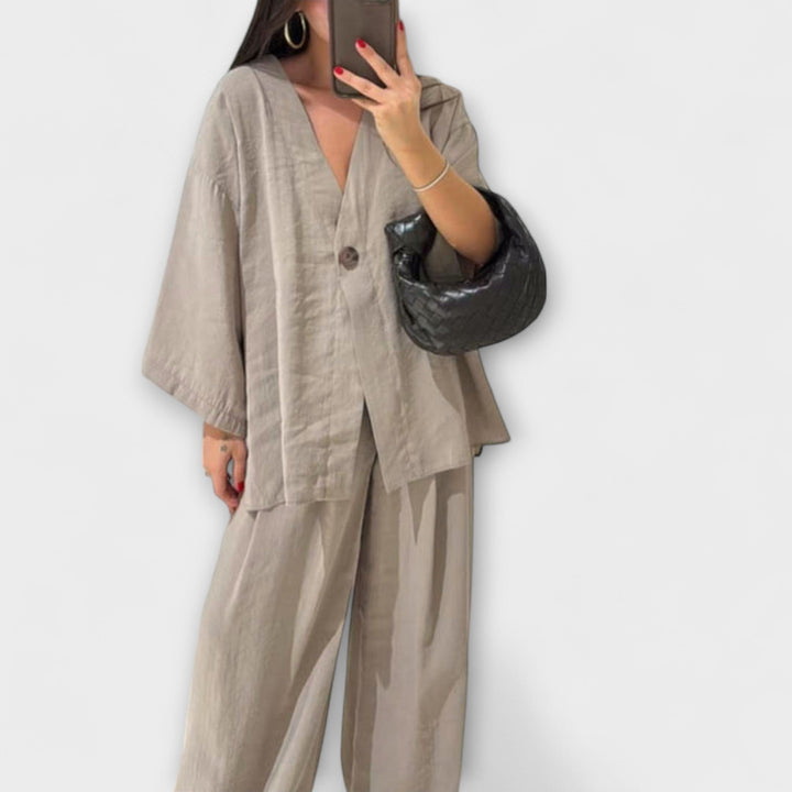 Jacqueline - Lässigs V-Ausschnitt Top und Hose Duo