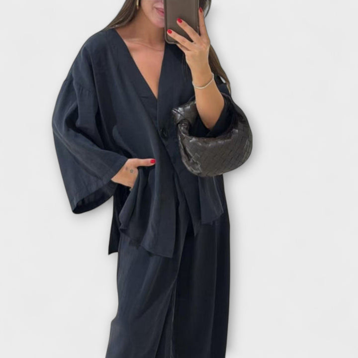 Jacqueline - Lässigs V-Ausschnitt Top und Hose Duo