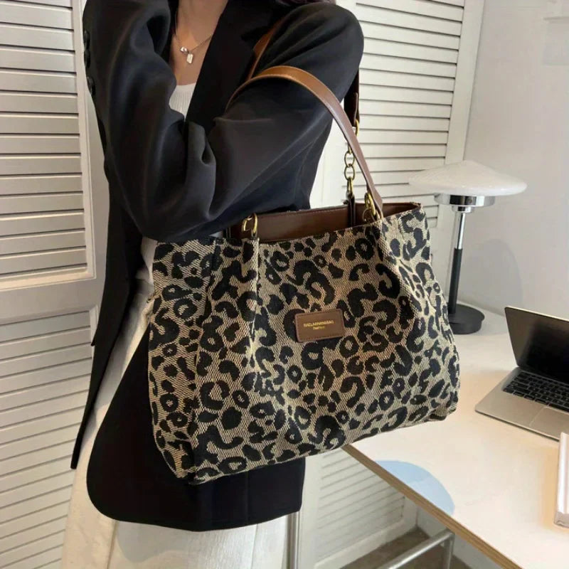 Nora | Leopard Charm Tasche