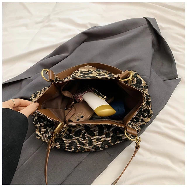 Nora | Leopard Charm Tasche