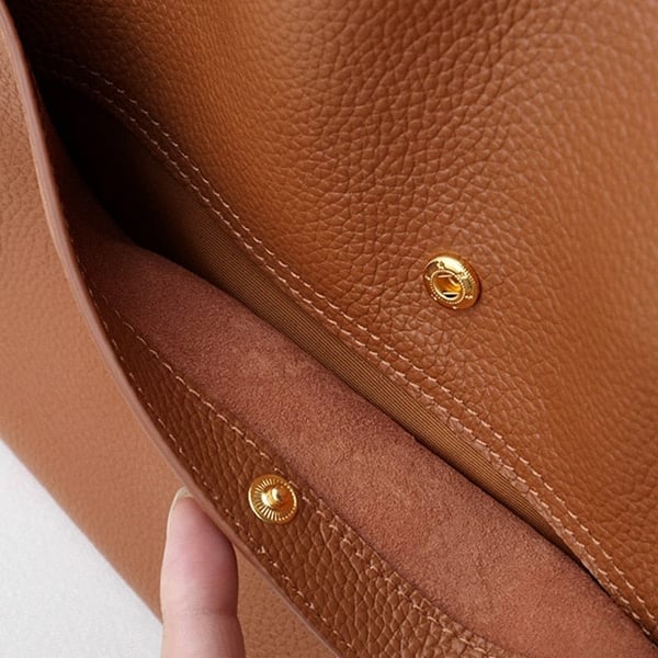 Amelie | Einfarbige Schultertasche aus echtem Leder