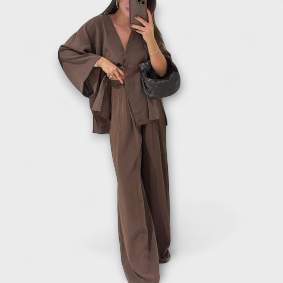 Jacqueline - Lässigs V-Ausschnitt Top und Hose Duo