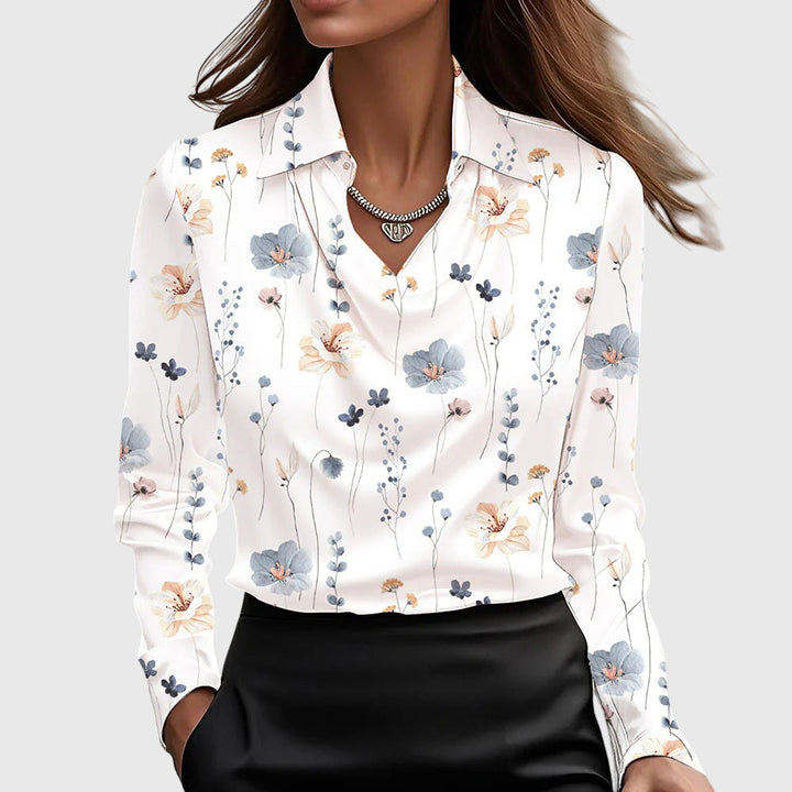 Sylvie | Luxuriöse glänzende Bluse mit plissiertem Ausschnitt