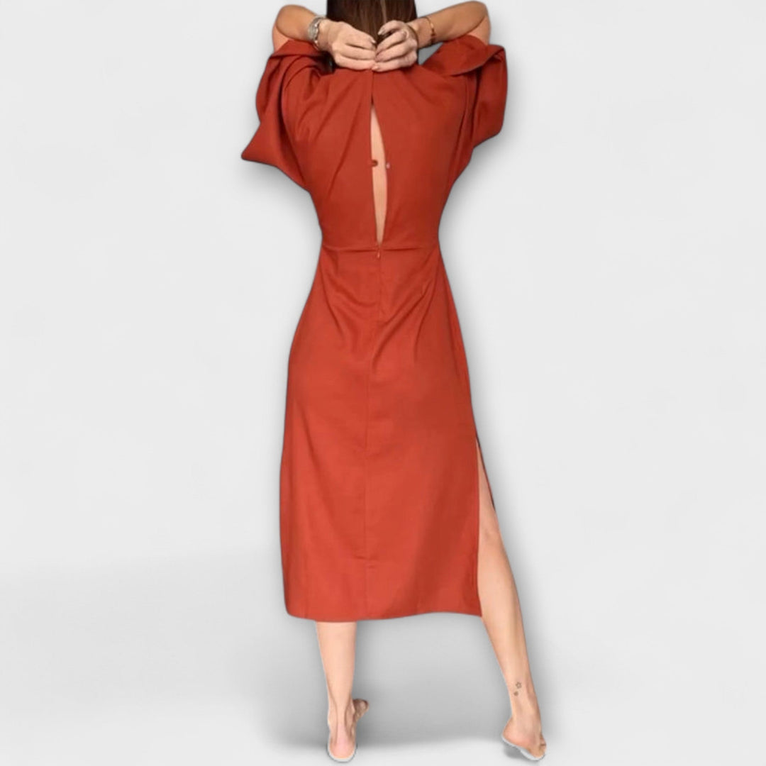 Holly - Locker’s Chleid mit V-Ausschnitt us Baumwolle-Leinen mit Schnüerli