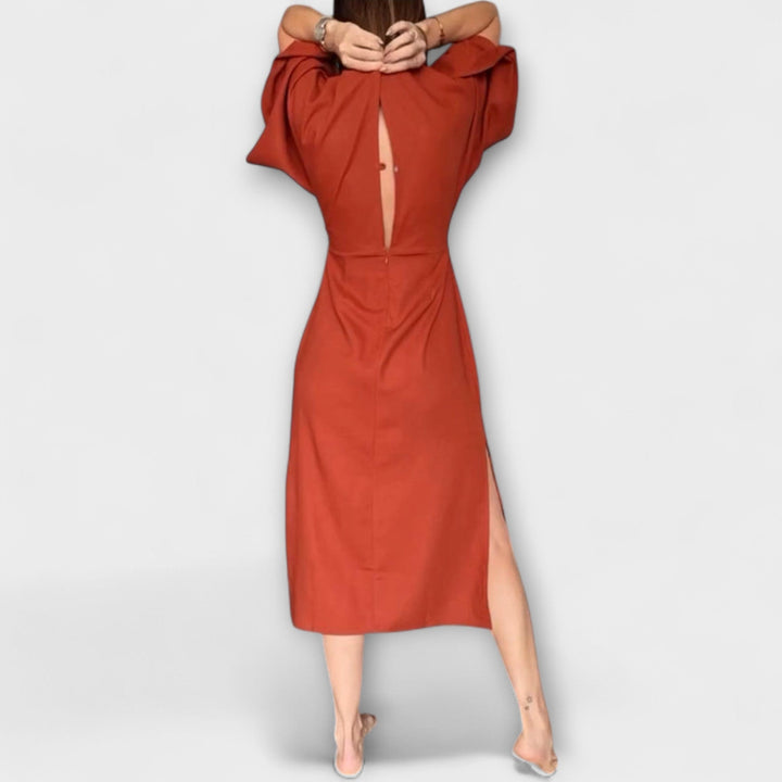 Holly - Locker’s Chleid mit V-Ausschnitt us Baumwolle-Leinen mit Schnüerli