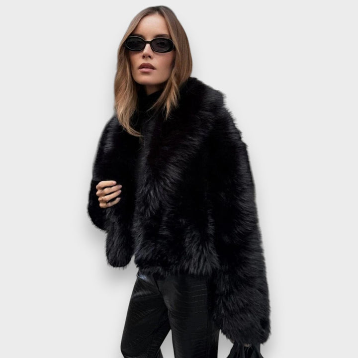 Jade | Schwarze Luxus-Kunstfelljacke