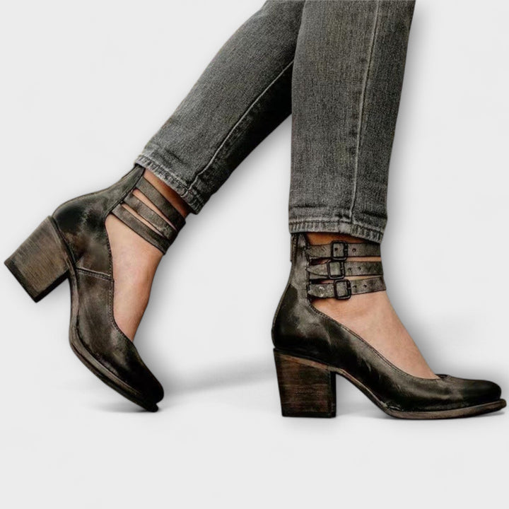 Bella – Bequemer und stilvoller orthopädischer Schuh