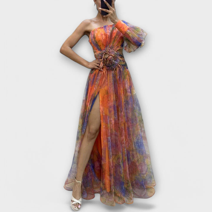 Elegants Abigchleid mit einem Schulterträger und taillierende Schnitt