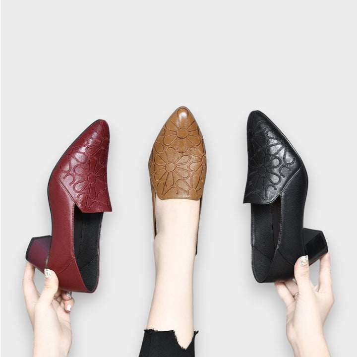 Nala | Weiche Pumps aus veganem Leder mit Stickerei