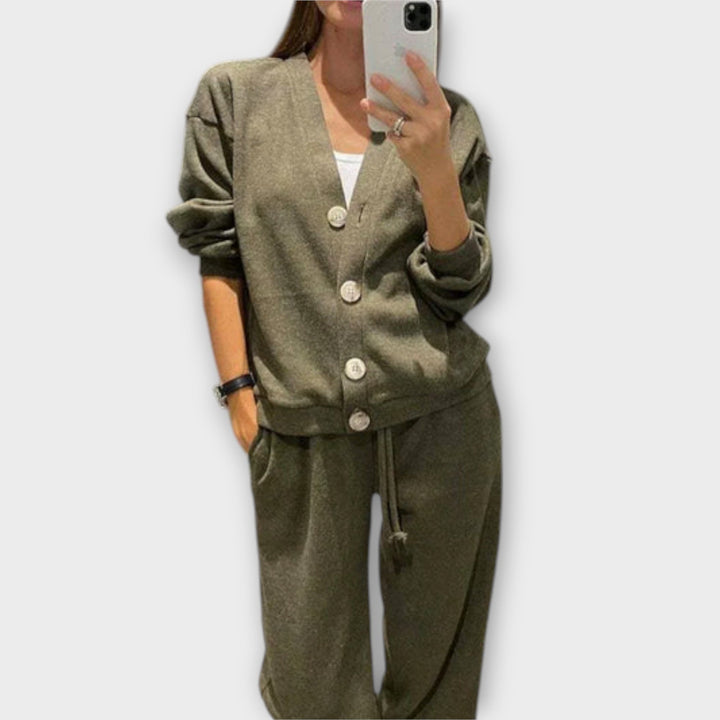 Chantal – Cardigan- & Hose-Set