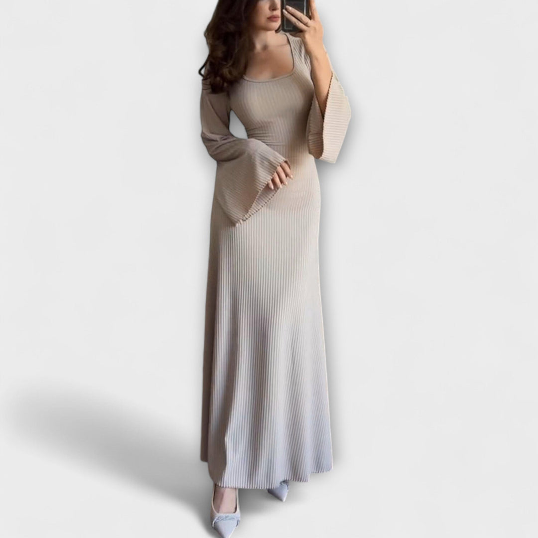 Jocelyn - Schickes Strickchleid mit Taille-Detail