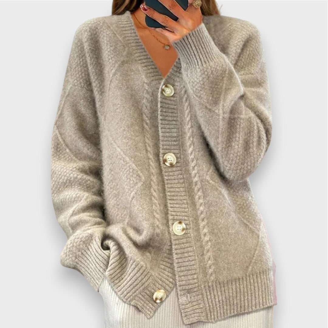 Frieda | Strickjacke mit Zopfmuster