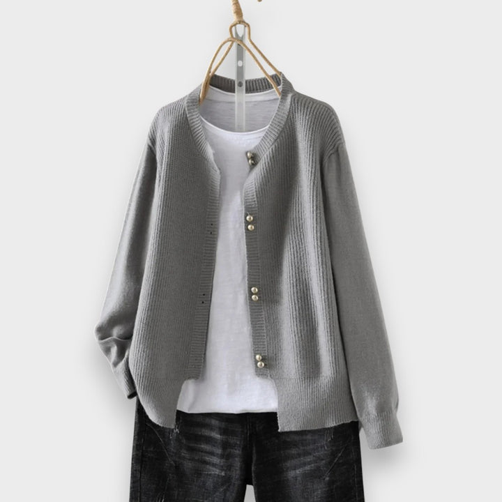 Malea | Strickjacke mit Perlmuttknöpfen