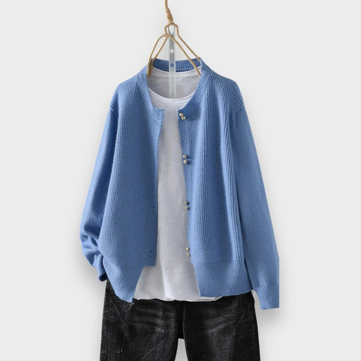 Malea | Strickjacke mit Perlmuttknöpfen